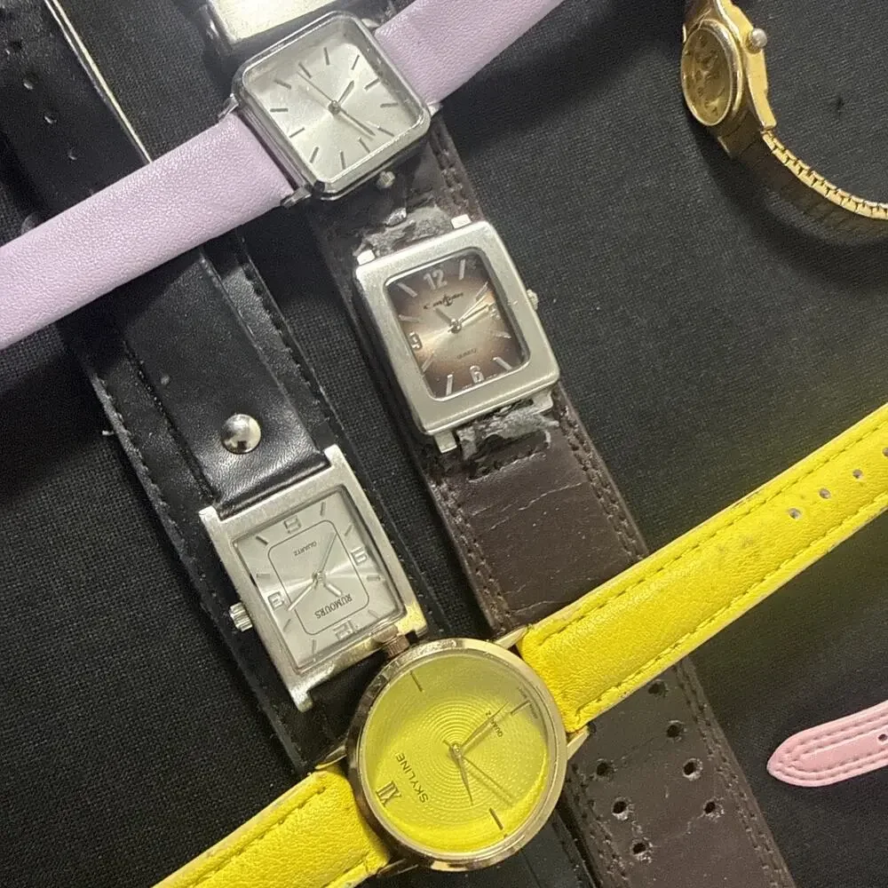 (A10) Bulk Lot 25 Watches Vintage And Modern New Batteries Fossil/Relic/Timex